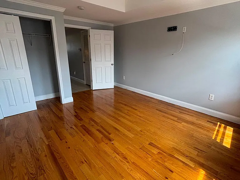 180 Ferry St #180 — Photo 2