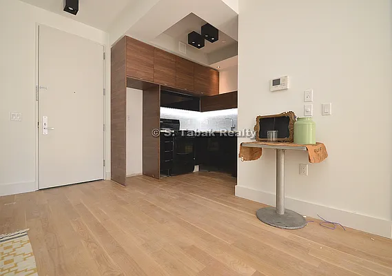 Rented by Sam Tabak | media 120