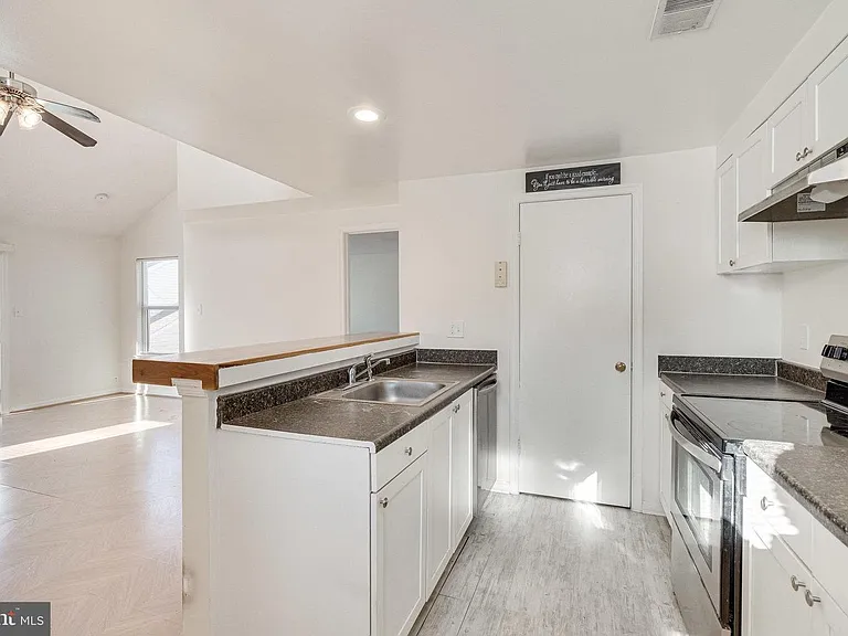 4418 Pembrook Village Dr — Photo 11