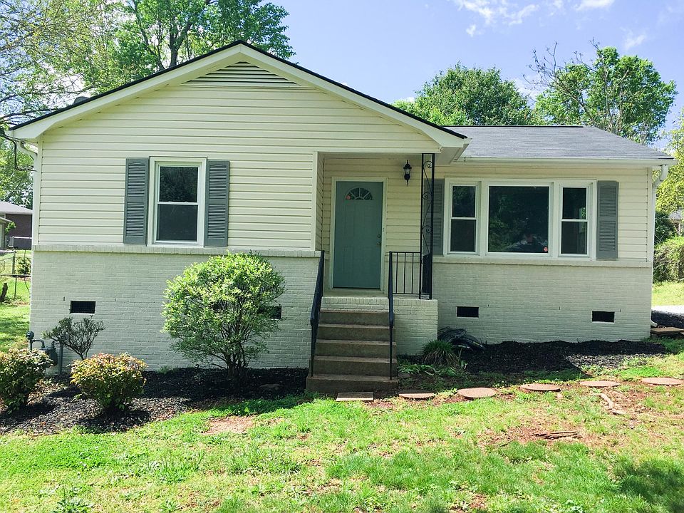 1st image of 303 Courtney Cir
