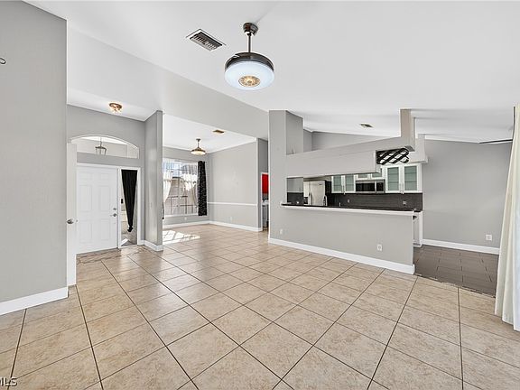 4th image of 18270 Hepatica Rd