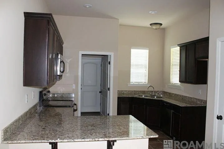 37237 Market Place Dr — Photo 3