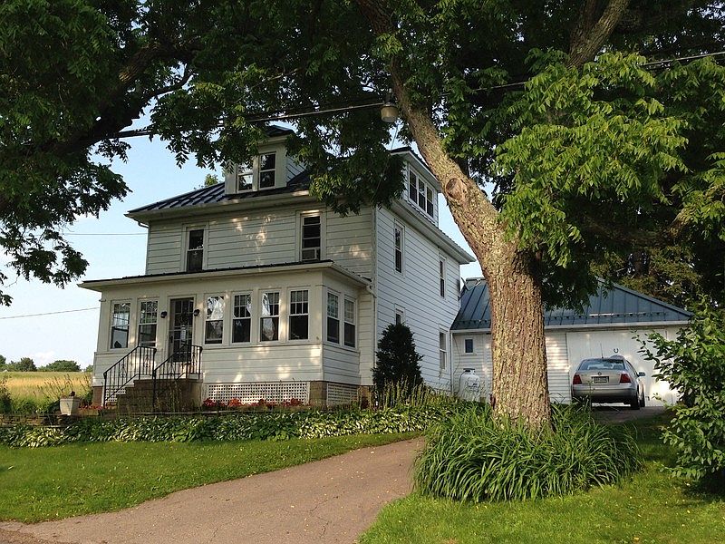 street view
						:
						looking at the front of 18 Vosburg Road