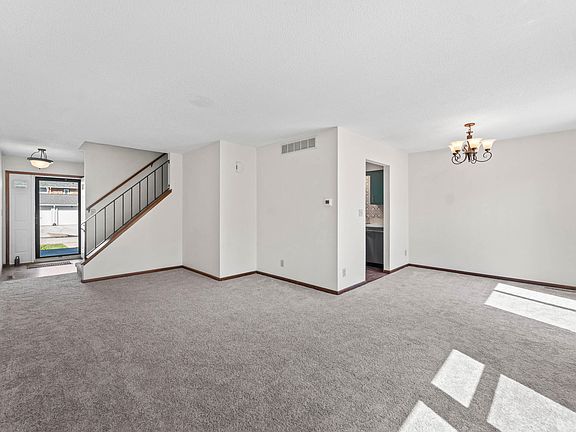 4th image of 1458 Truman Pl