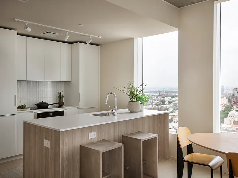505 State St #19G — Photo 1