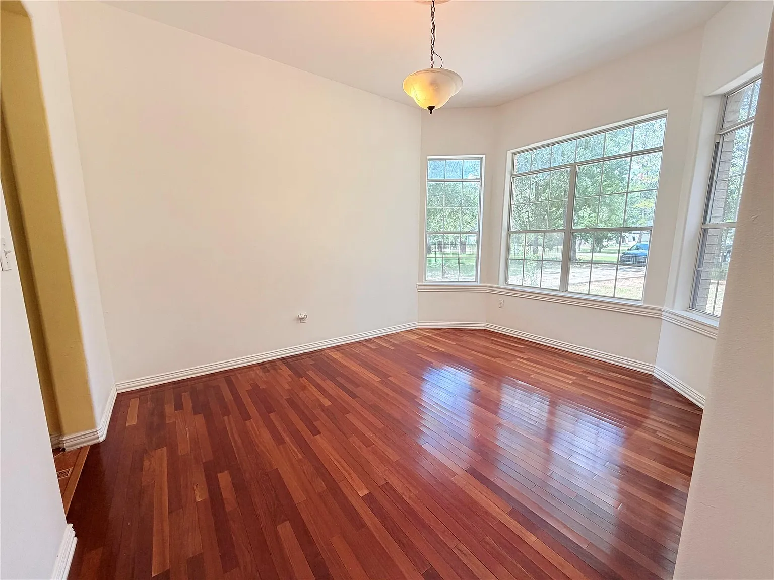 5 bed, 4.5 bath, 3580 sqft, $3,500 — Photo 4