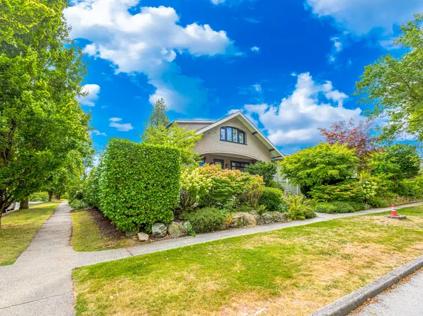 4208 W 13th Ave, Vancouver, BC V6R 2T8