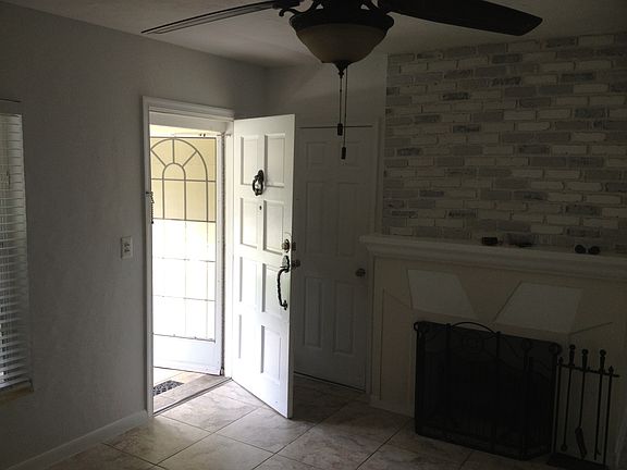 5th image of 4465 SW 13th Ter