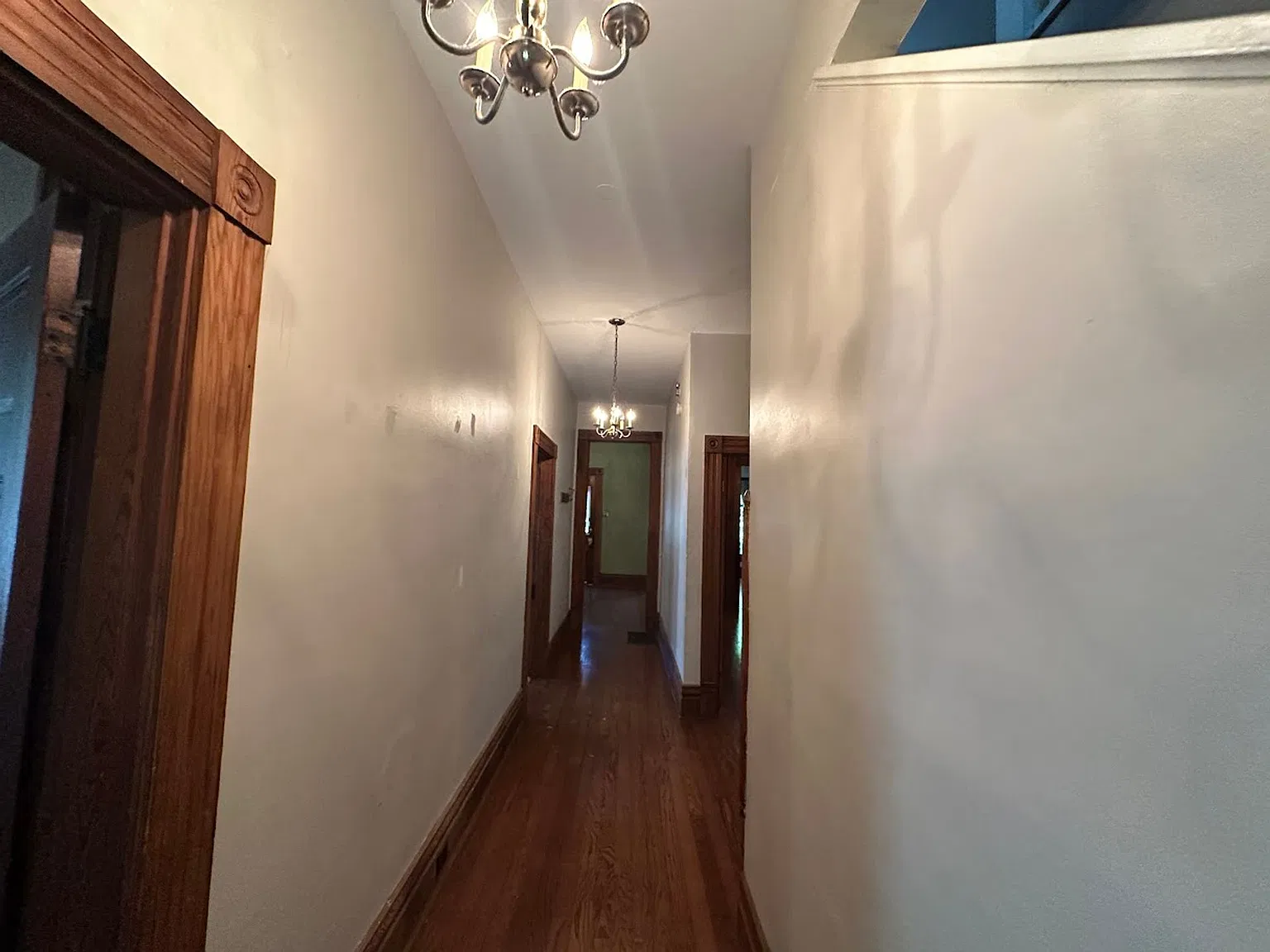 4 BR House Near Downtown! Off-Street Parking, Pet Friendly, Walk to UK! — Photo 3