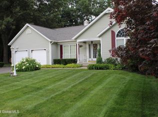 306 Autumn Run, Schenectady, NY 12306