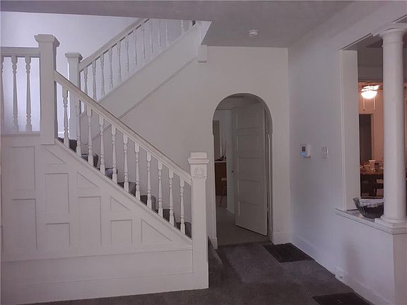 2nd image of 2823 N Boulevard Pl