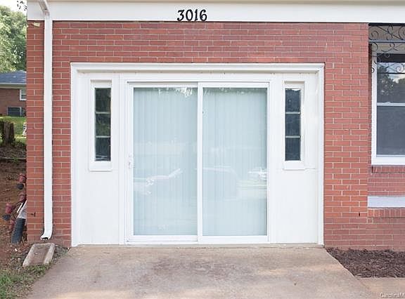 3rd image of 3016 Crescent Ln