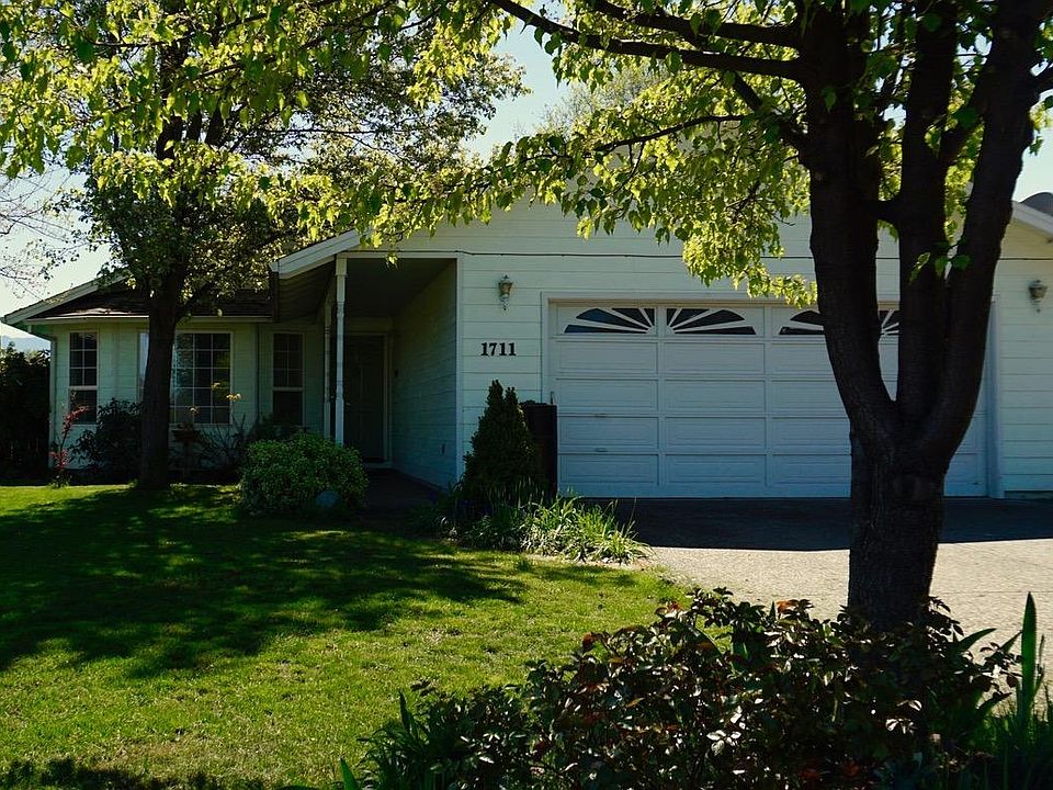 1st image of 1711 Tanglewood Ln