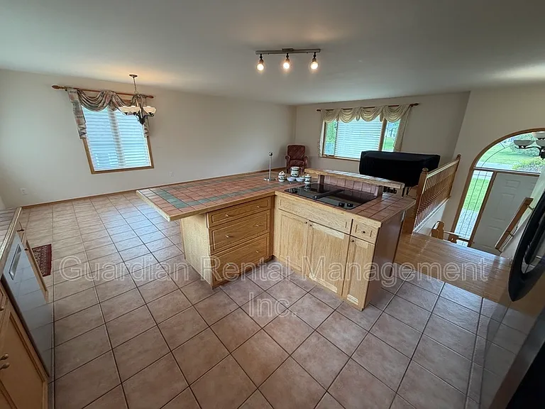 2196 Falconcrest Dr — Photo 11