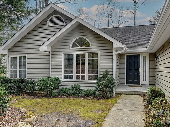 3rd image of 27 Cedar Summit Rd