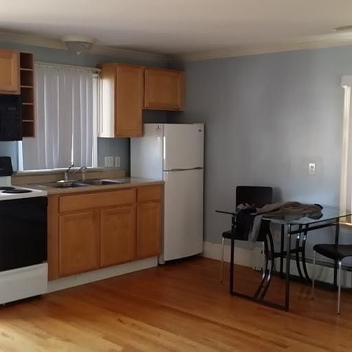 2nd image of 17 Peckham Ave Fl 2nd