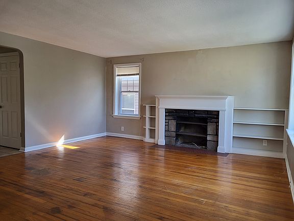 3rd image of 2662 59th St