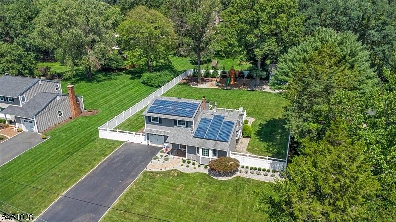 1st image of 97 Ivy Ln