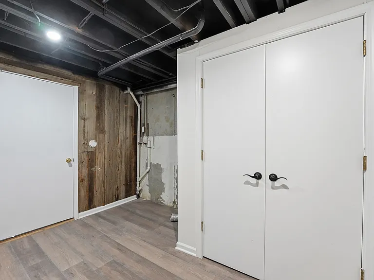 18377 Pleasant View Dr — Photo 10