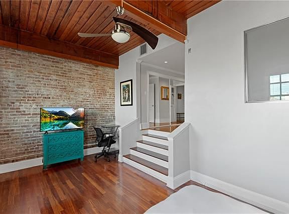 5th image of 1107 S Peters St APT 507