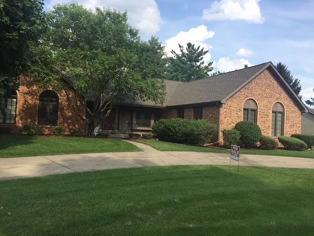51130 Huntington Ln photo 1