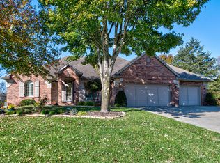 3018 W Cedarbluff Dr, Springfield, MO 65810