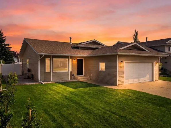 40 Kirby St, Red Deer, AB T4P 3M9