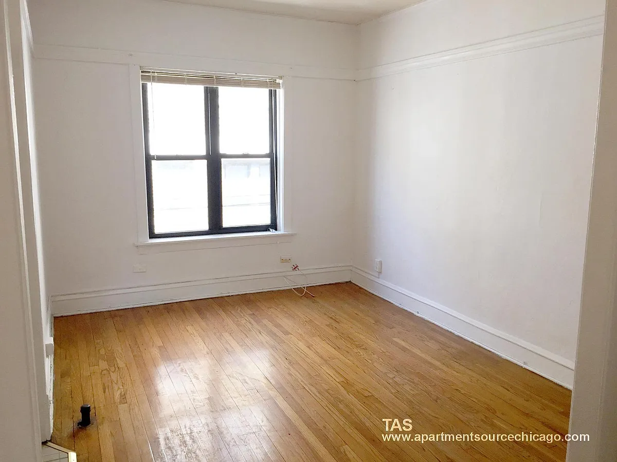 Building Photo - 636.5 W Arlington Pl #50