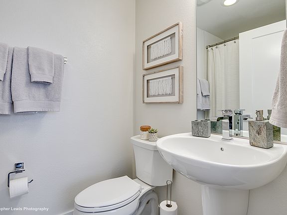 5th image of 1566 N Quitman St