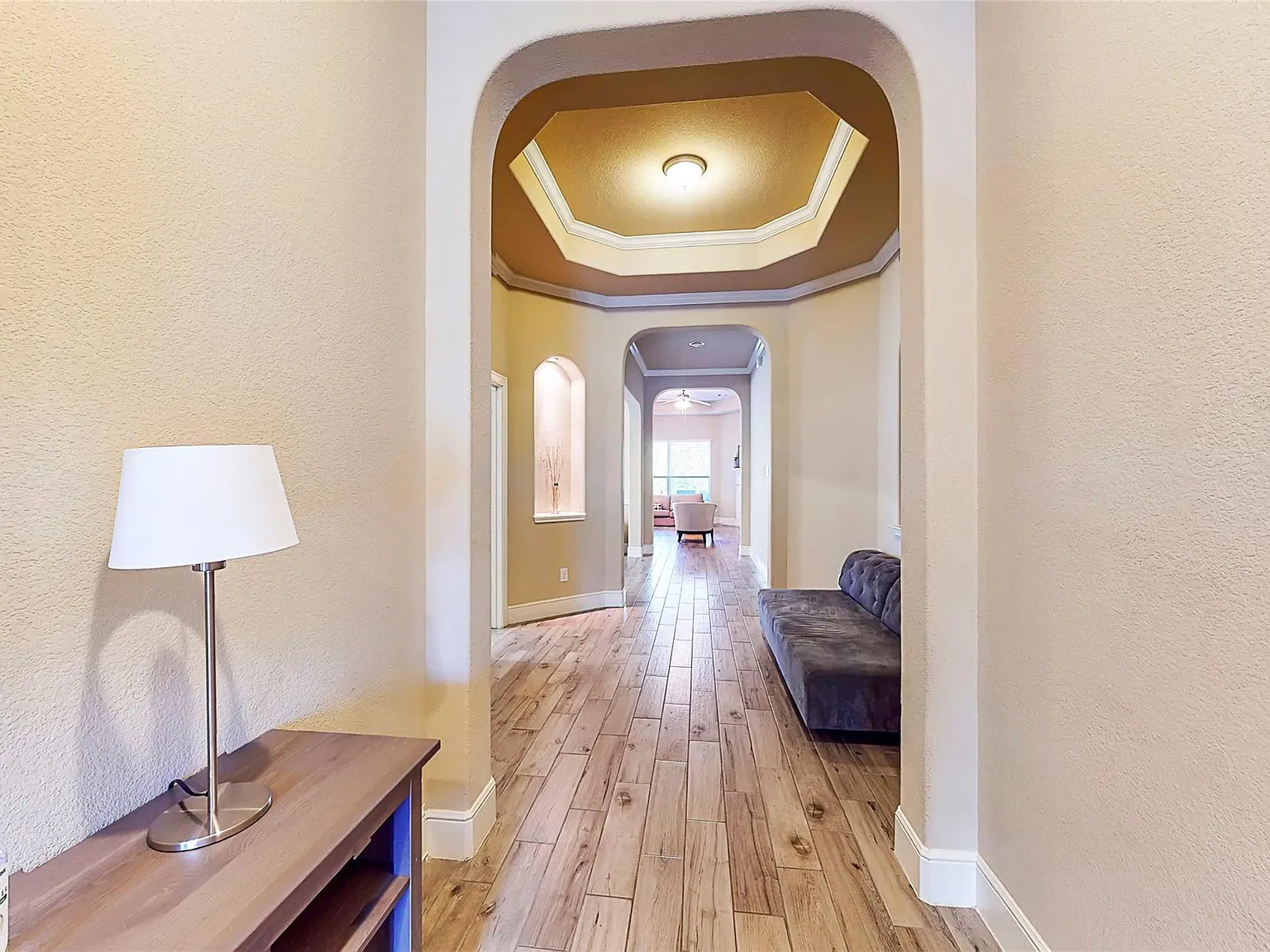 3 bed, 3.0 bath, 2680 sqft, $3,500 — Photo 3