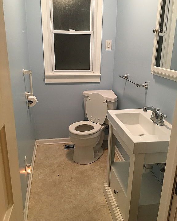 1/2 bath