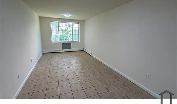 2 bed, $2,400 — Photo 4
