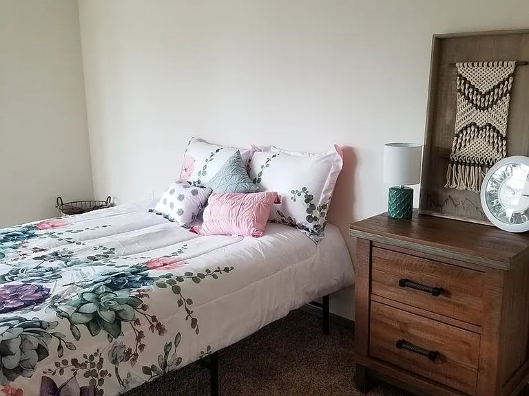 Pine Ridge Apartments — Photo 6
