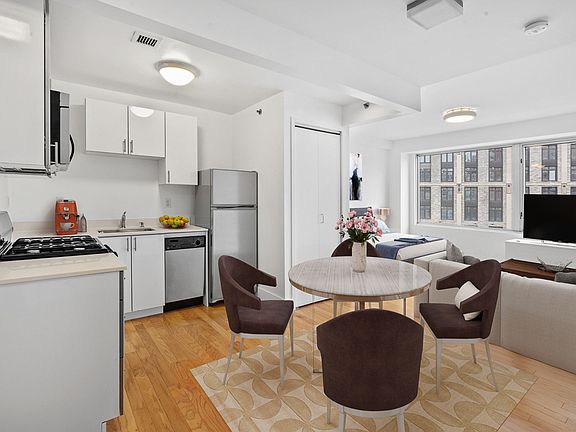3rd image of 2270 F Douglas Blvd #F
