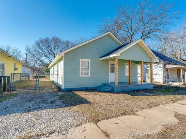 829 W 12th St, Ada, OK 74820