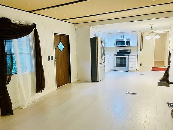 4th image of 4183 Mau Mau Ln #411