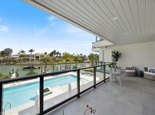 1820 Gulf Shore Blvd N #203, Naples, FL 34102