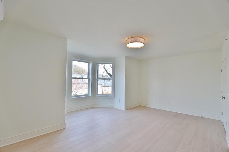 1st image of 85 Broadway #3