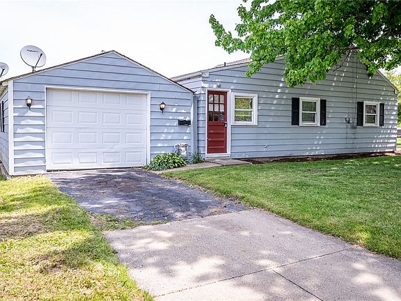 2nd image of 568 Carnegie Ave