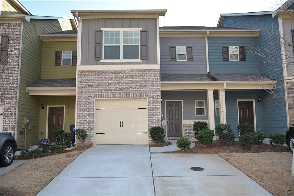 3 bed, 2.5 bath, 1636 sqft, $1,900 — Photo 1