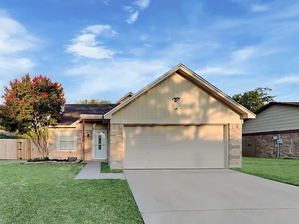 7301 Sunnybank Dr, Fort Worth, TX 76137