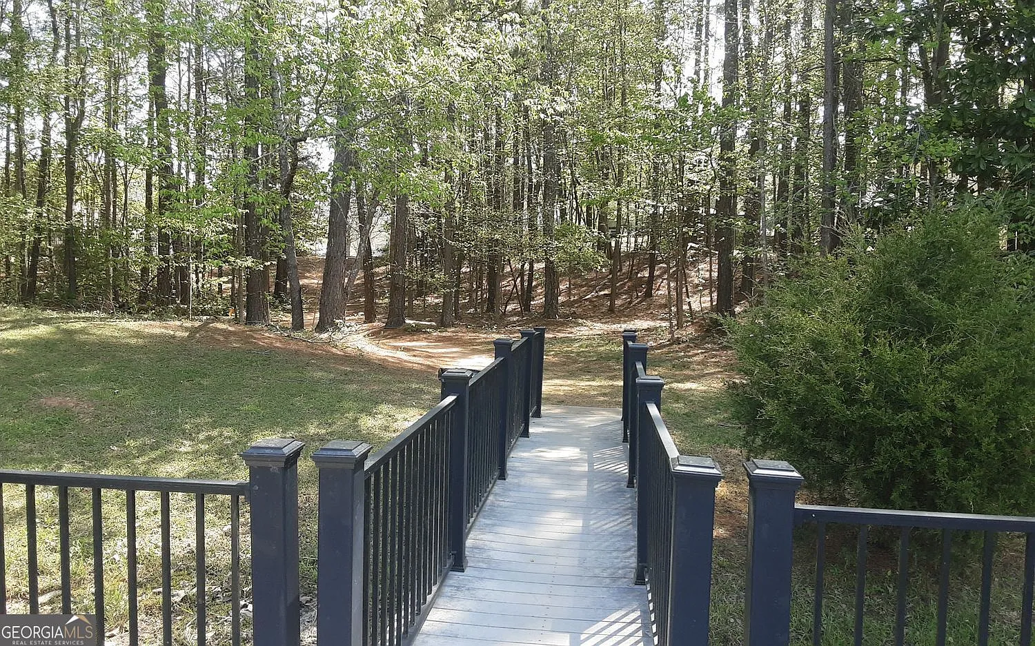 4 bed, 2.5 bath, 5527 sqft, $2,500 — Photo 3
