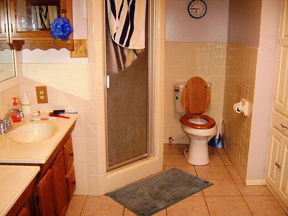 4th image of 715 Robbinelle Dr