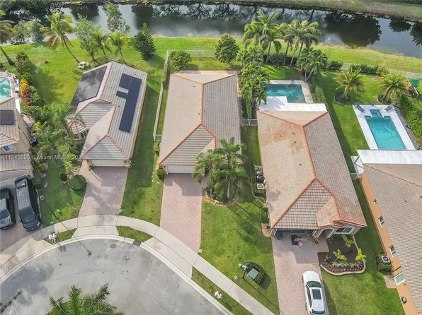 3842 Pebblebrook Ct, Coconut Creek, FL 33073