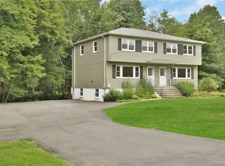 31 Margaret Keahon Dr, Pearl River, NY 10965