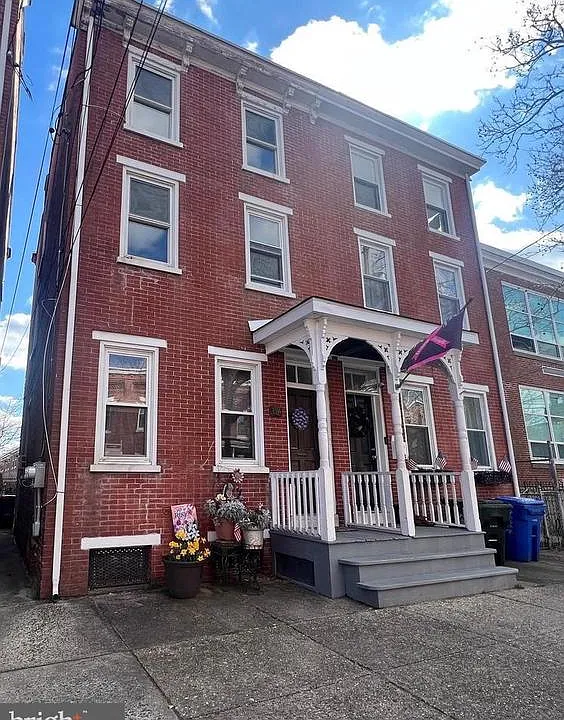 336 Barclay St #B