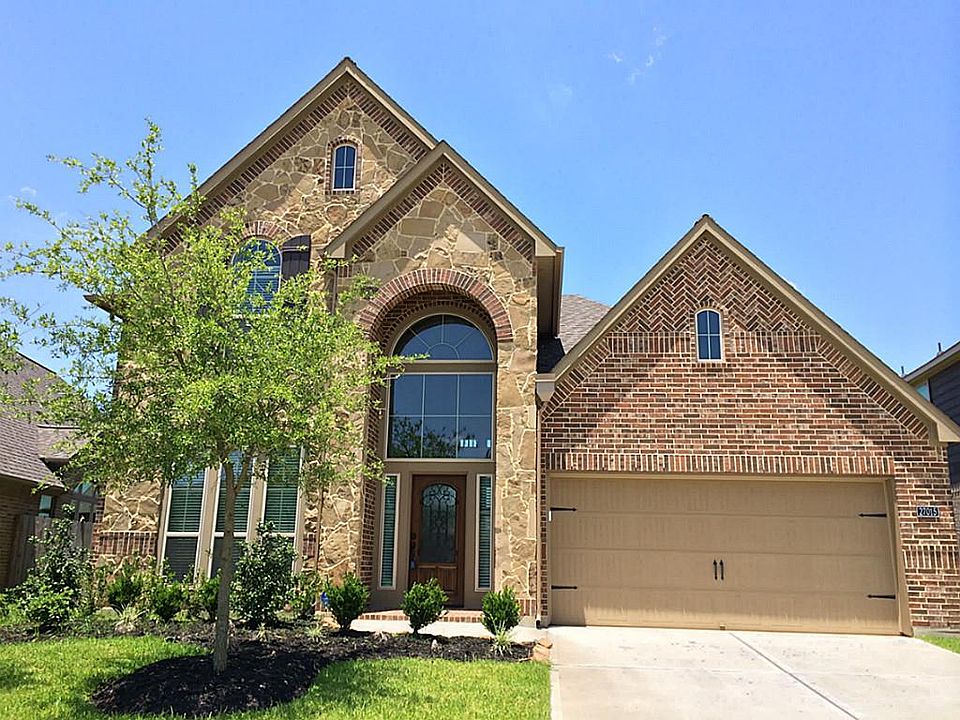 1st image of 27015 Cliff Pointe Ln