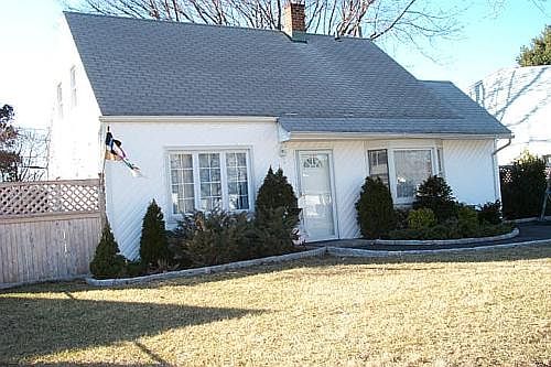 1st image of 28 Academy Ln
