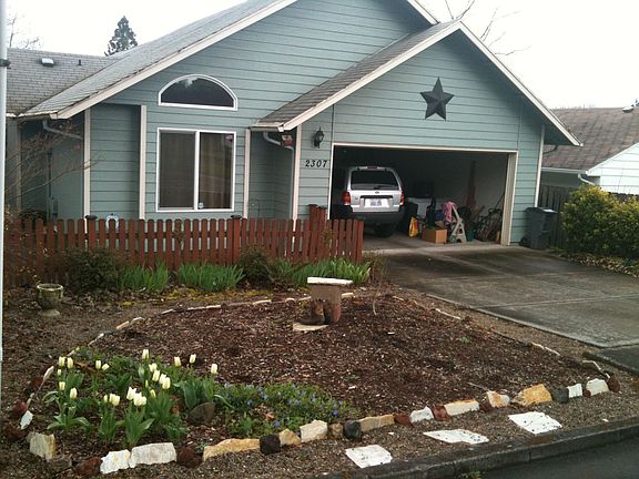 5th image of 2307 E 16th St