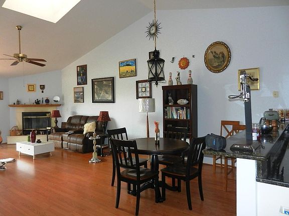 Vaulted Ceiling w/Skylight